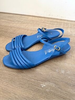Amalfi Ava Size 7.5 Blue Leather Heeled Slingback Sandals
